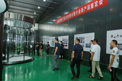 銳澤展箱回縮防夾人兩翼自動(dòng)旋轉(zhuǎn)門 以創(chuàng)新科技引領(lǐng)行業(yè)安全新標(biāo)準(zhǔn)